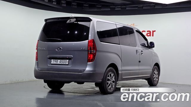 Hyundai Starex 2018 — photo 2