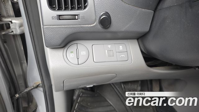 Hyundai Starex 2018 — photo 16
