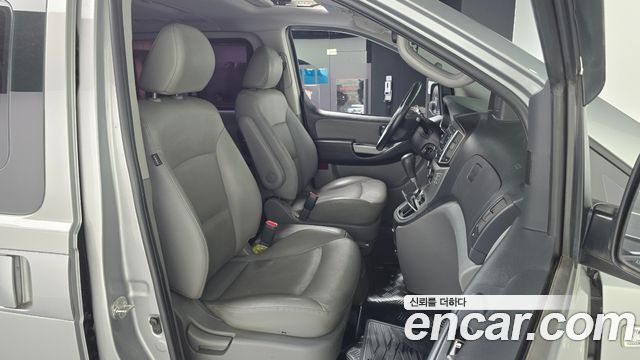Hyundai Starex 2018 — photo 17