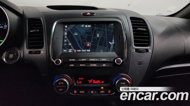 Kia K3 2016 — photo 19