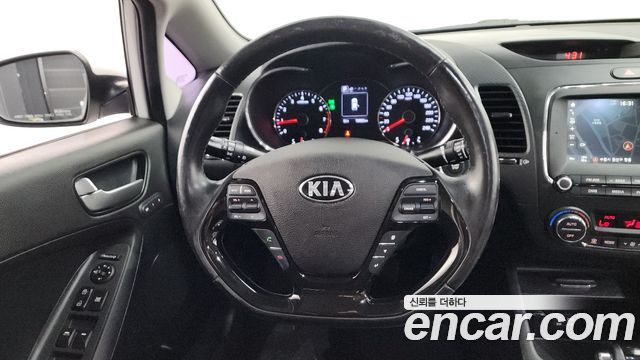 Kia K3 2016 — photo 20