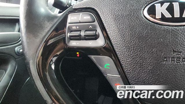 Kia K3 2016 — photo 22