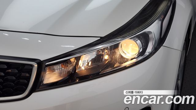 Kia K3 2016 — photo 8