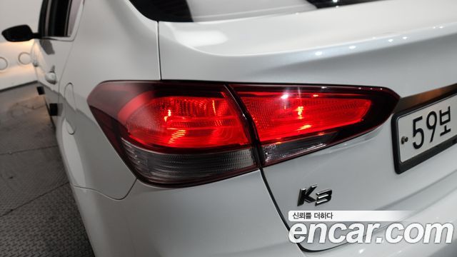 Kia K3 2016 — photo 9