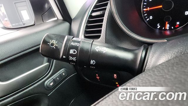 Kia K3 2016 — photo 30