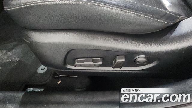 Kia K3 2016 — photo 31