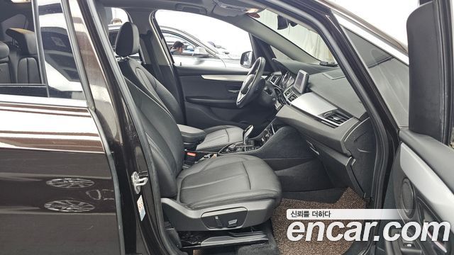 BMW 2-Series 2020 — photo 11
