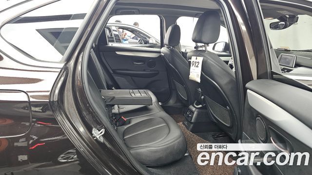 BMW 2-Series 2020 — photo 12