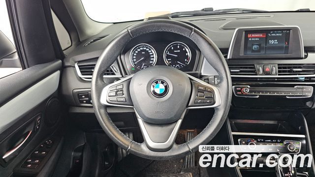 BMW 2-Series 2020 — photo 13