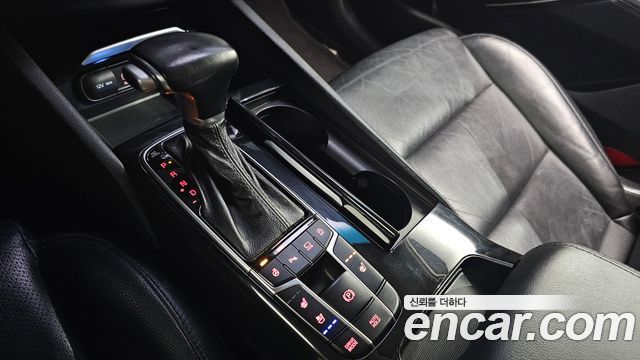 Kia K7 2018 — photo 9