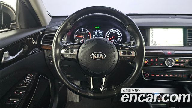 Kia K7 2018 — photo 13