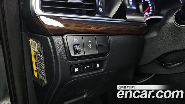 Kia K7 2018 — photo 16