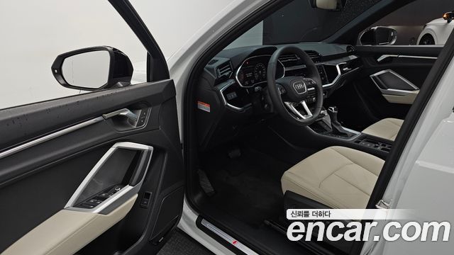 Audi Q3 2025 — photo 17