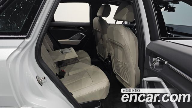 Audi Q3 2025 — photo 16