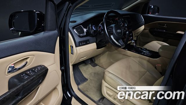 Kia Canival 2020 — photo 13