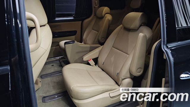 Kia Canival 2020 — photo 17