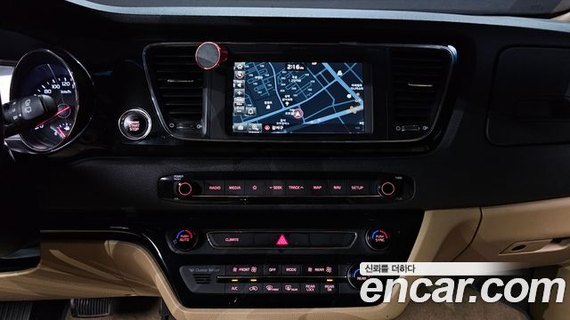 Kia Canival 2020 — photo 20