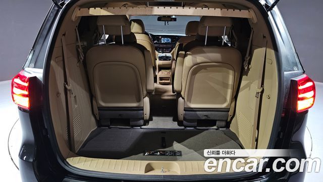 Kia Canival 2020 — photo 33