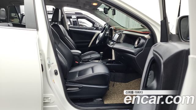Toyota RAV4 2014 — photo 11
