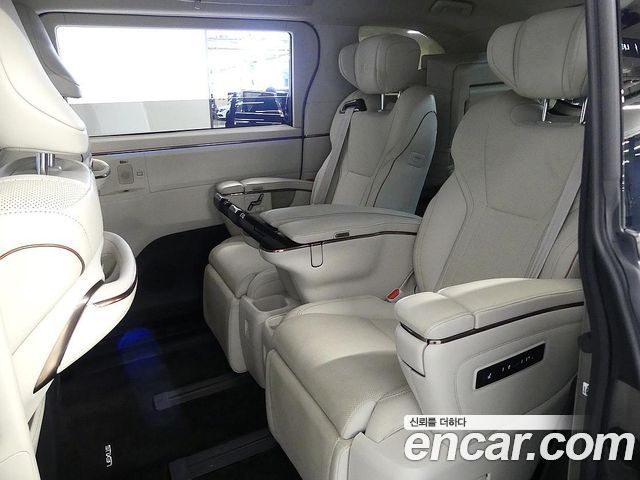 Lexus LM 2025 — photo 10