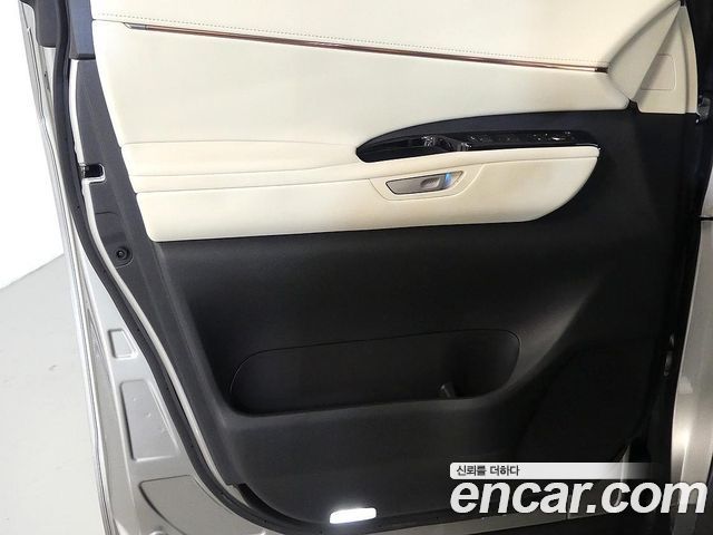 Lexus LM 2025 — photo 18