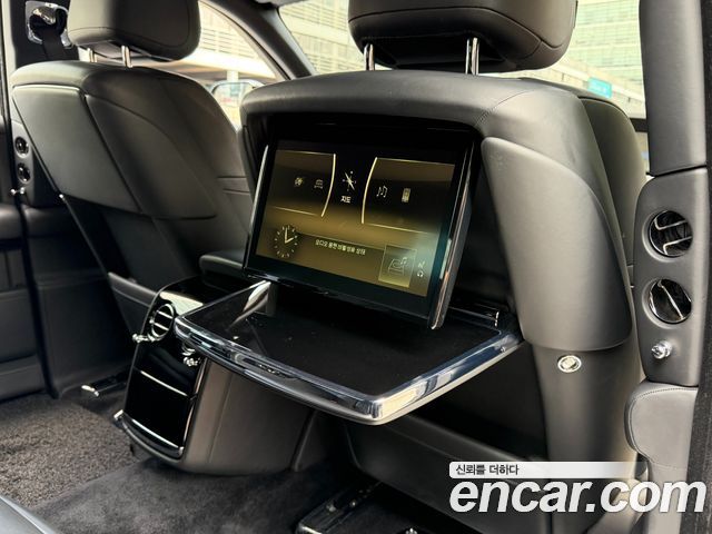 Rolls-Royce Phantom 2019 — photo 11
