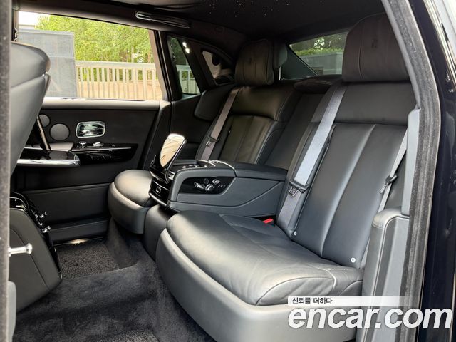 Rolls-Royce Phantom 2019 — photo 12