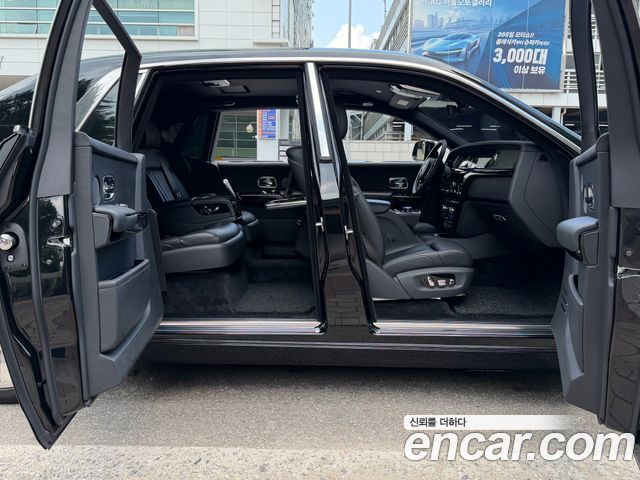 Rolls-Royce Phantom 2019 — photo 14