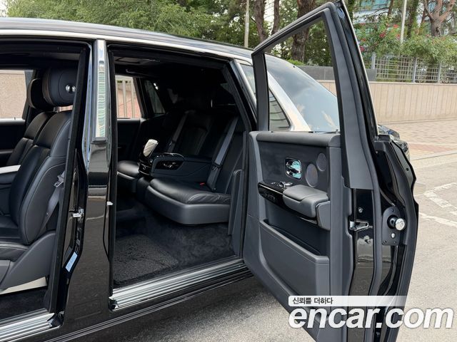 Rolls-Royce Phantom 2019 — photo 17