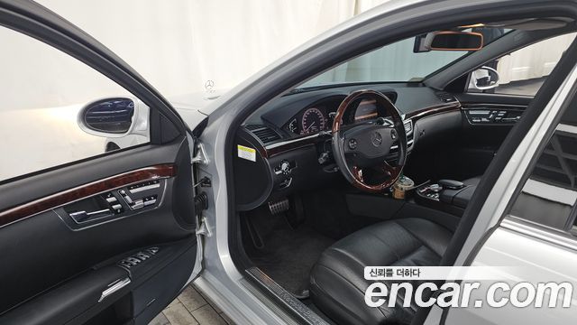 Mercedes-Benz S-Class 2008 — photo 10