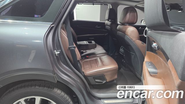 Kia Sorento 2015 — photo 17