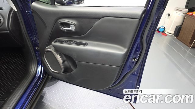 Jeep Renegade 2020 — photo 14