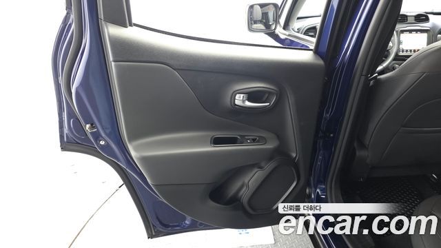 Jeep Renegade 2020 — photo 15