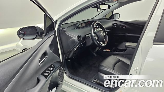 Toyota Prius 2022 — photo 13