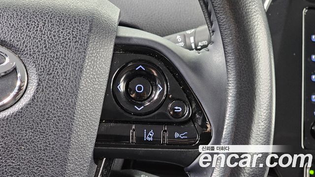 Toyota Prius 2022 — photo 24