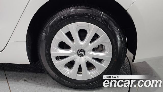 Toyota Prius 2022 — photo 7