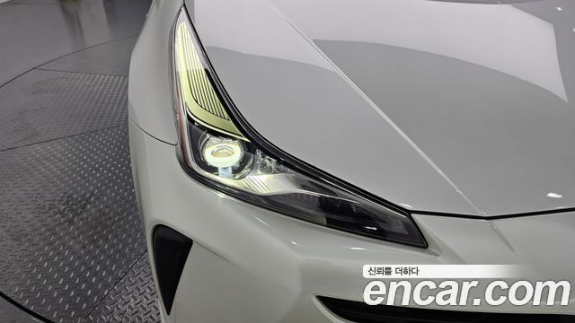 Toyota Prius 2022 — photo 8
