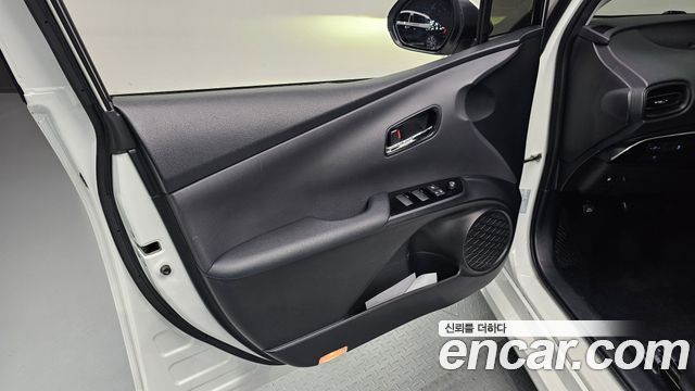 Toyota Prius 2022 — photo 14