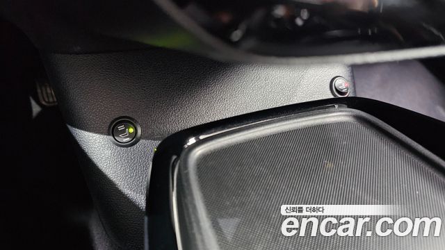 Toyota Prius 2022 — photo 16