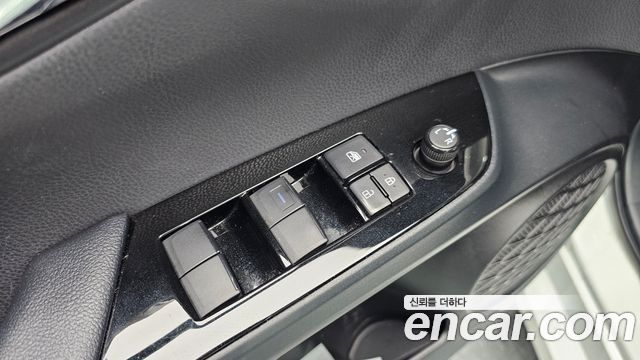 Toyota Prius 2022 — photo 29