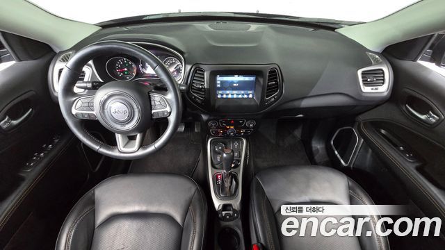 Jeep Compass 2018 — photo 10