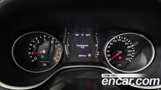Jeep Compass 2018 — photo 11