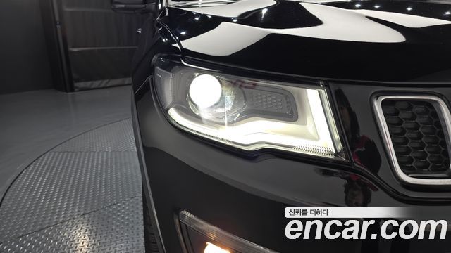 Jeep Compass 2018 — photo 8