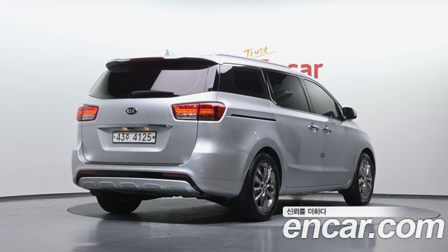 Kia Canival 2016 — photo 2