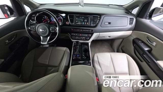 Kia Canival 2016 — photo 7