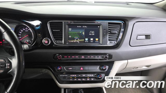 Kia Canival 2016 — photo 14