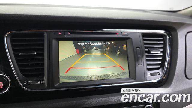 Kia Canival 2016 — photo 15
