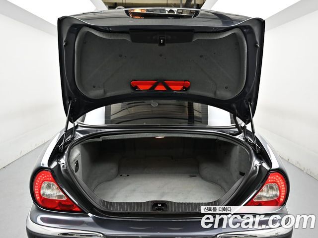 Jaguar XJ-8 2005 — photo 20