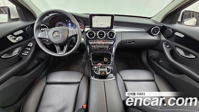 Mercedes-Benz C-Class 2018 — photo 10
