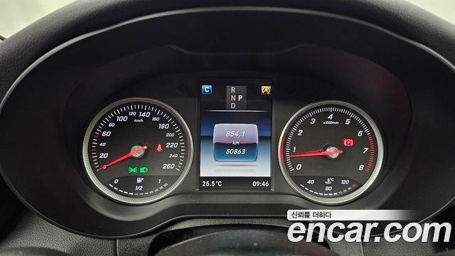Mercedes-Benz C-Class 2018 — photo 11